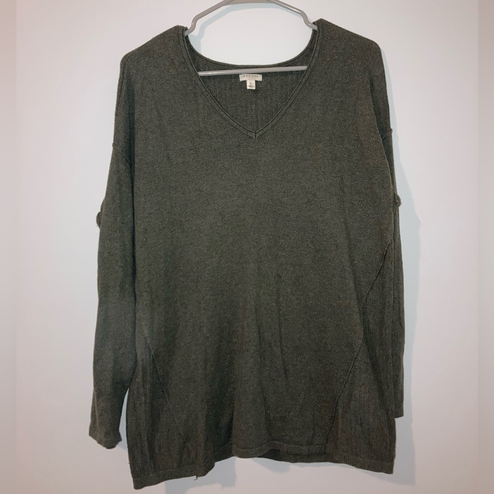 Elegant V-Neck Sweater in Olive Green